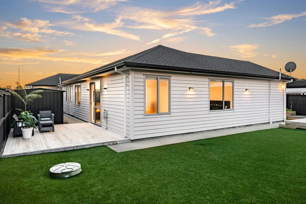 Photos of 7 Walter Ruddock Avenue