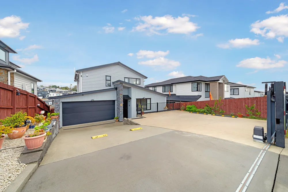 Photos of 34 McWhirters Farm Lane