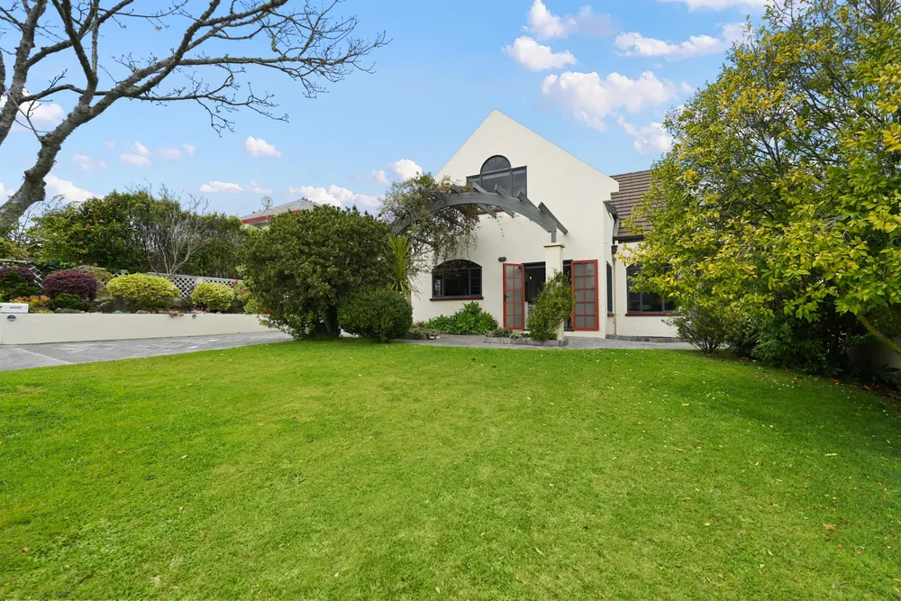 Photos of 19 Western Heights Drive