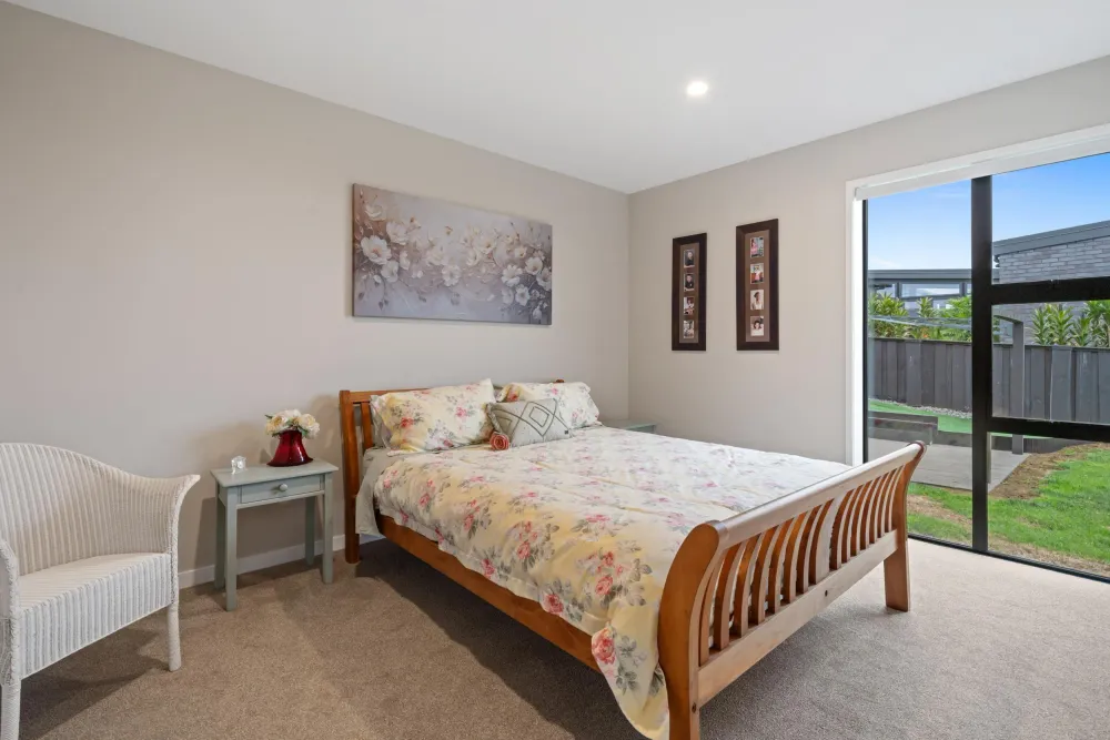 Photos of 11 Whitton Way