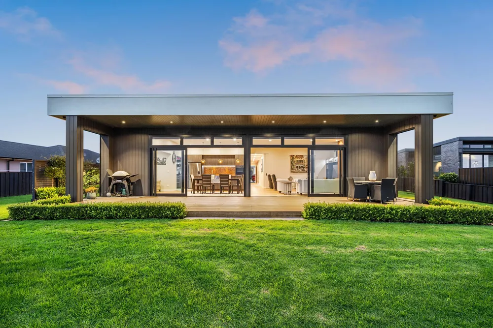 Photos of 11 Whitton Way