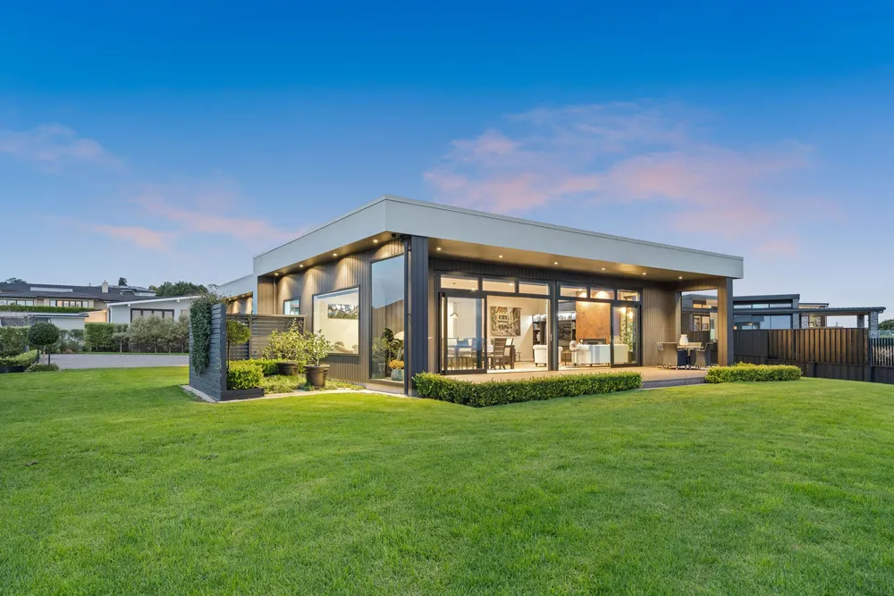 Photos of 11 Whitton Way
