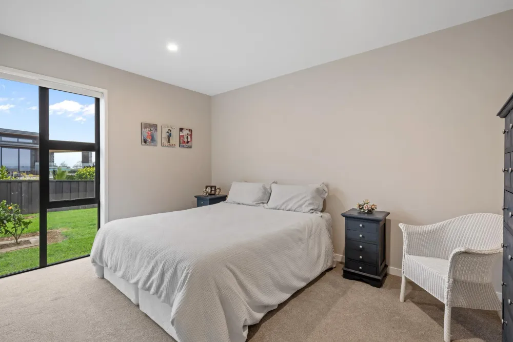 Photos of 11 Whitton Way