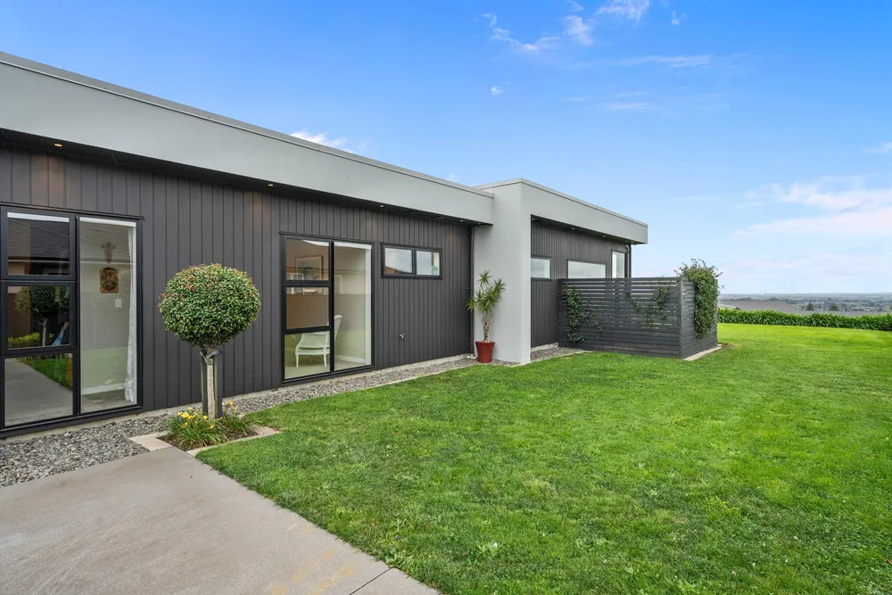 Photos of 11 Whitton Way