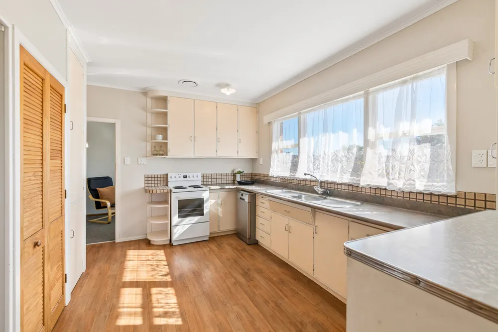 Photos of 990 Paerata Road