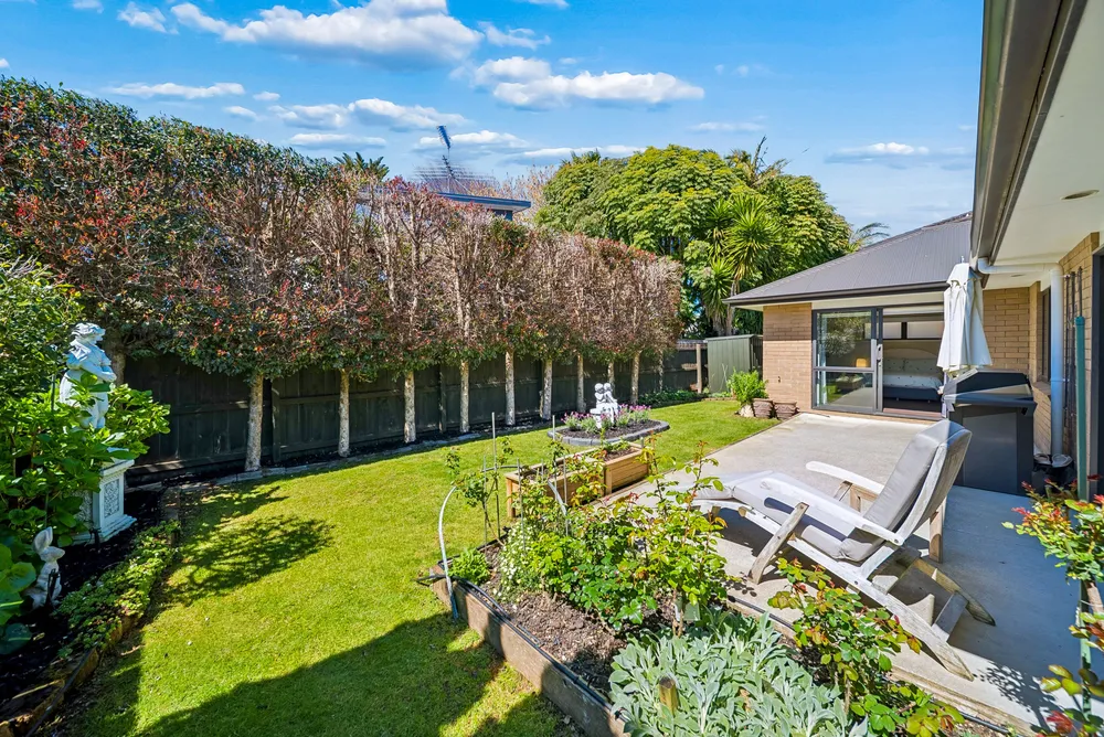 Photos of 15A Mason Avenue