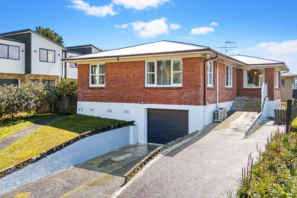 Photos of 42 Andrew Road
