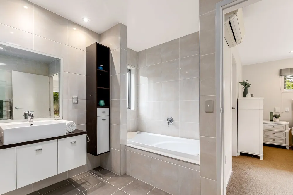 Photos of 20 Nelson Avenue