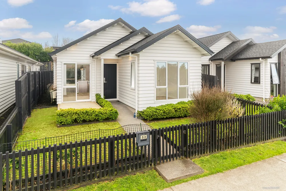 Photos of 33 Ahutoetoe Road