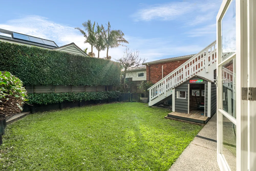 Photos of 56 Temple Street