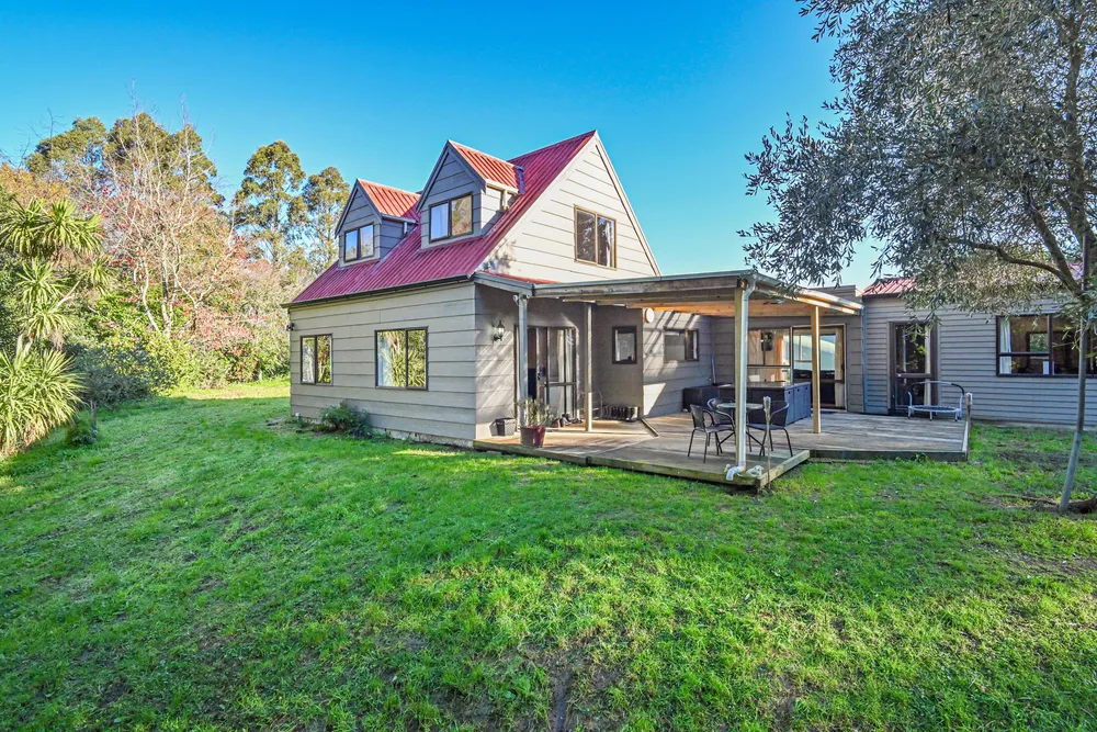 Photos of 18 Aropaoanui Road