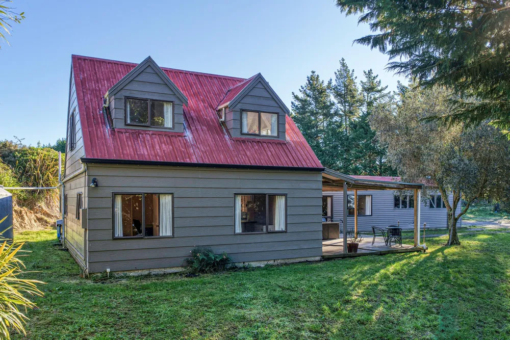 Photos of 18 Aropaoanui Road