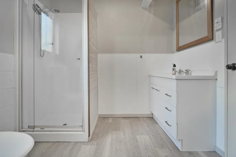 Photos of 18 Aropaoanui Road