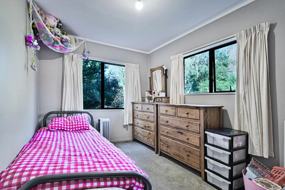 Photos of 18 Aropaoanui Road