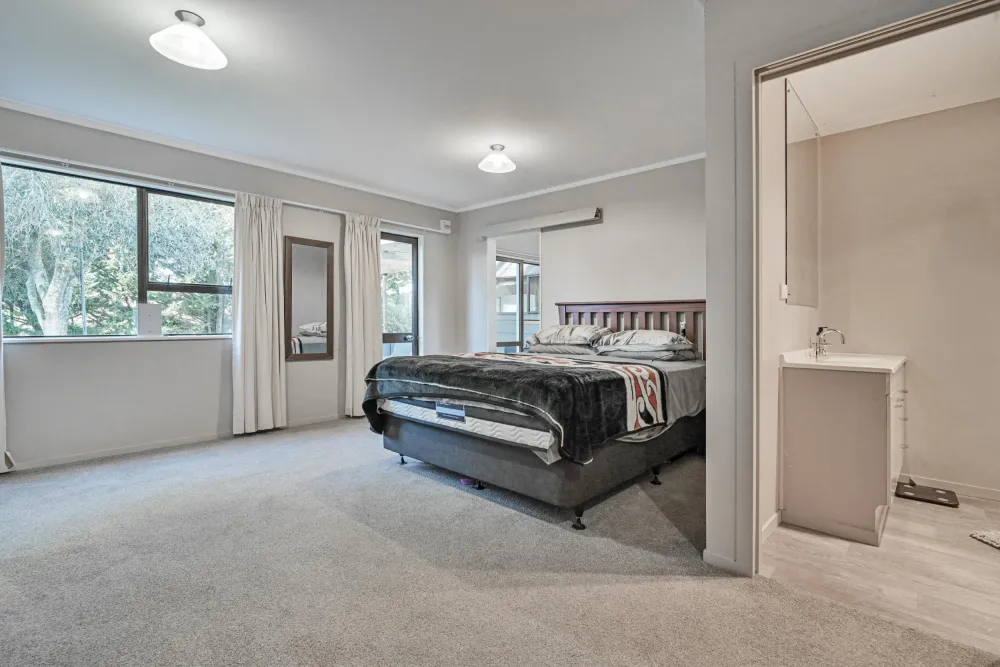 Photos of 18 Aropaoanui Road