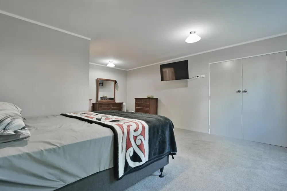 Photos of 18 Aropaoanui Road