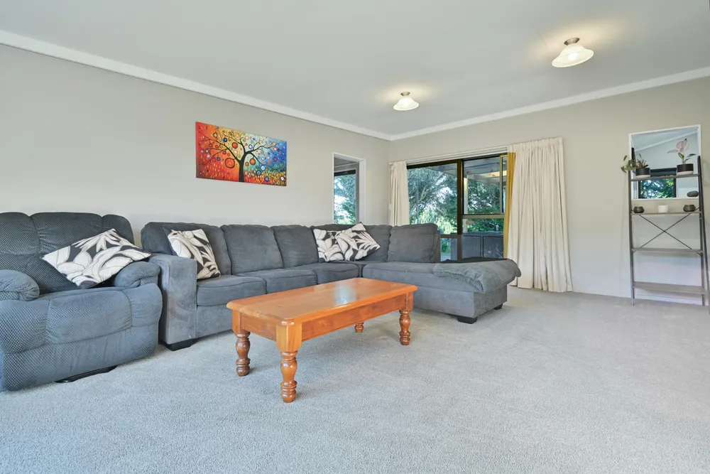 Photos of 18 Aropaoanui Road