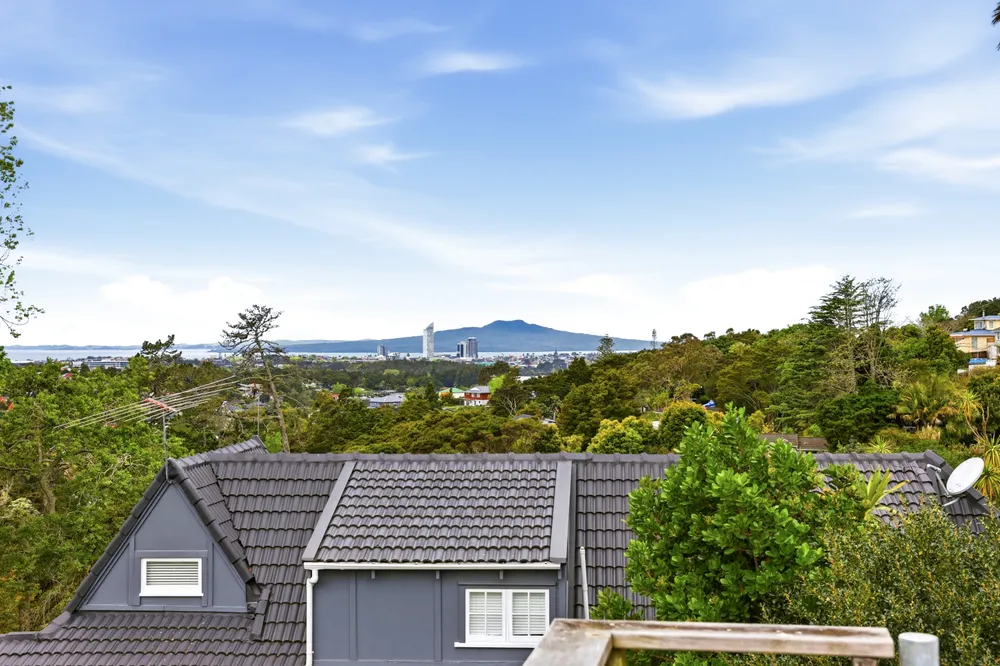 Photos of 239 Glenfield Road