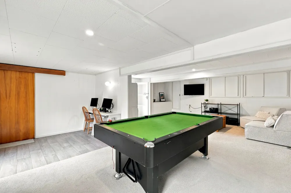 Photos of 239 Glenfield Road