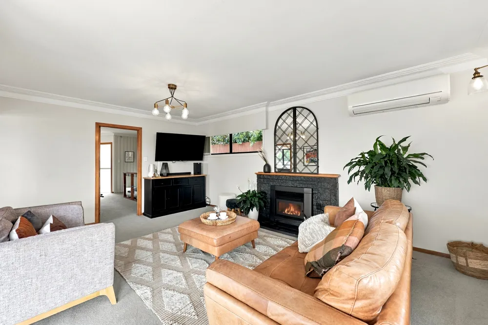 Photos of 239 Glenfield Road