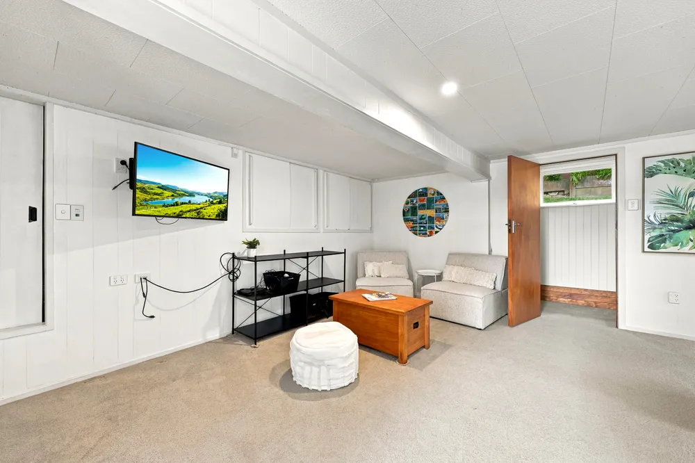 Photos of 239 Glenfield Road