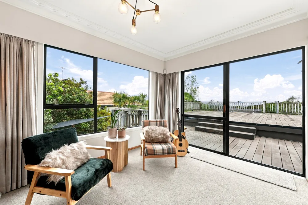 Photos of 239 Glenfield Road