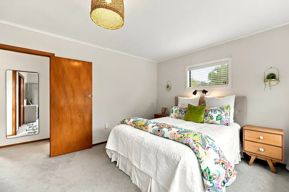 Photos of 239 Glenfield Road