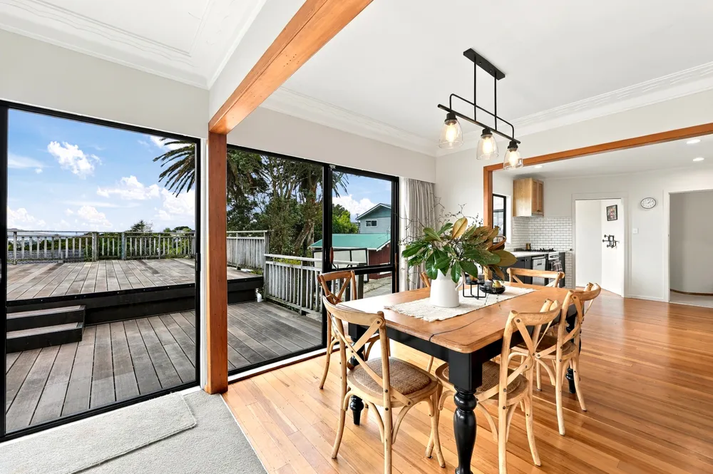 Photos of 239 Glenfield Road