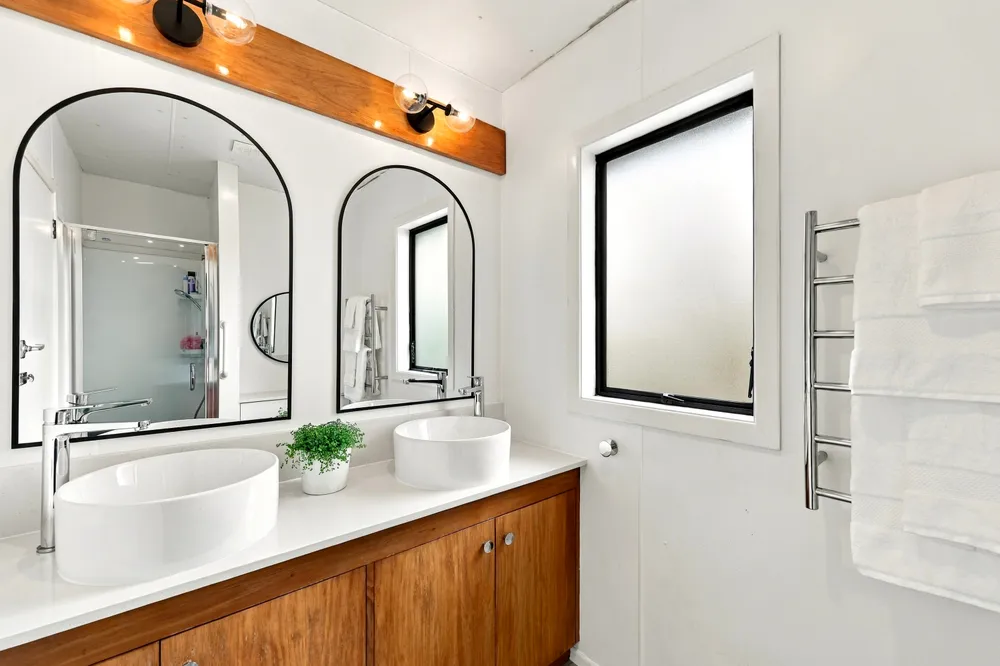 Photos of 239 Glenfield Road