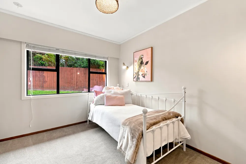Photos of 239 Glenfield Road