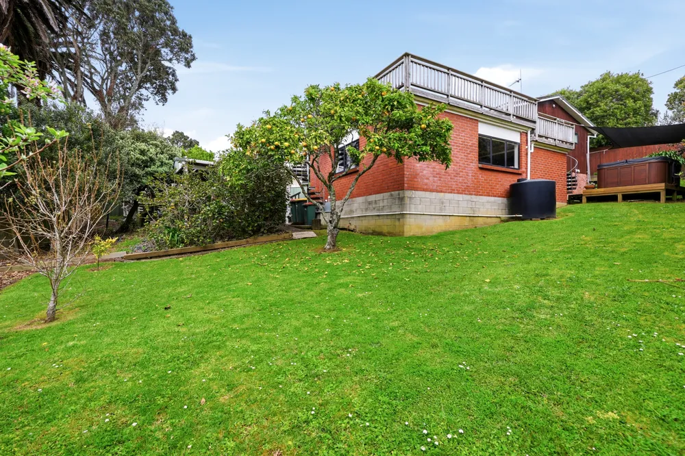 Photos of 239 Glenfield Road