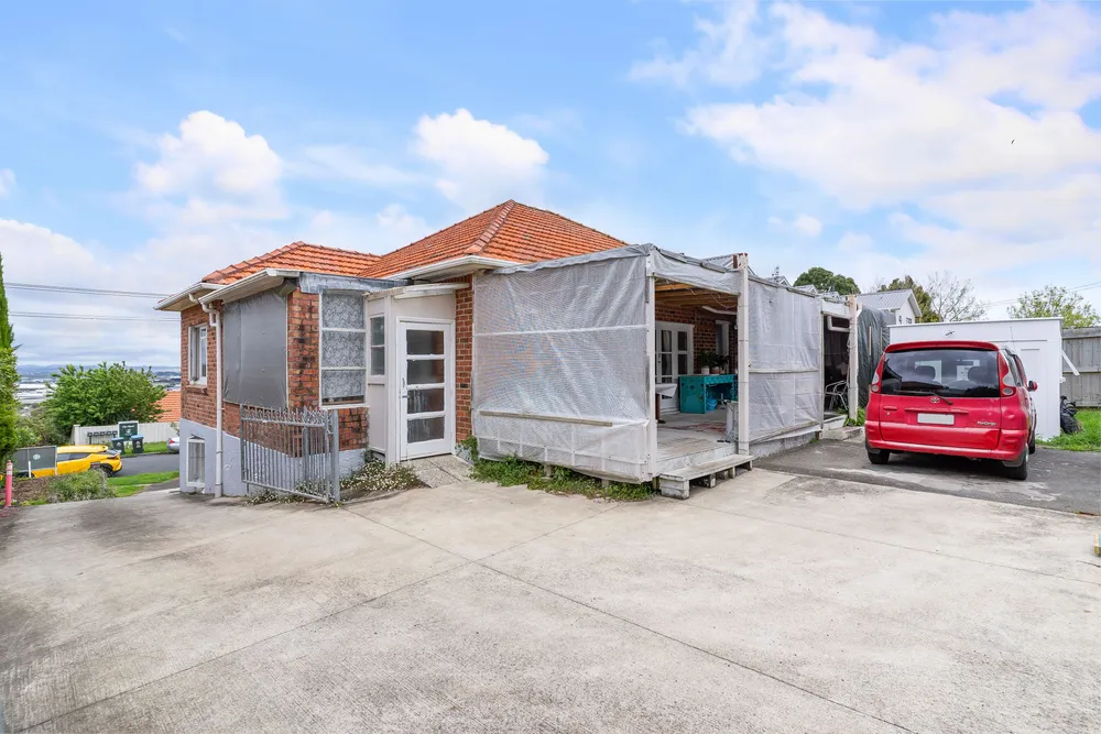Photos of 30 Ngatiawa Street