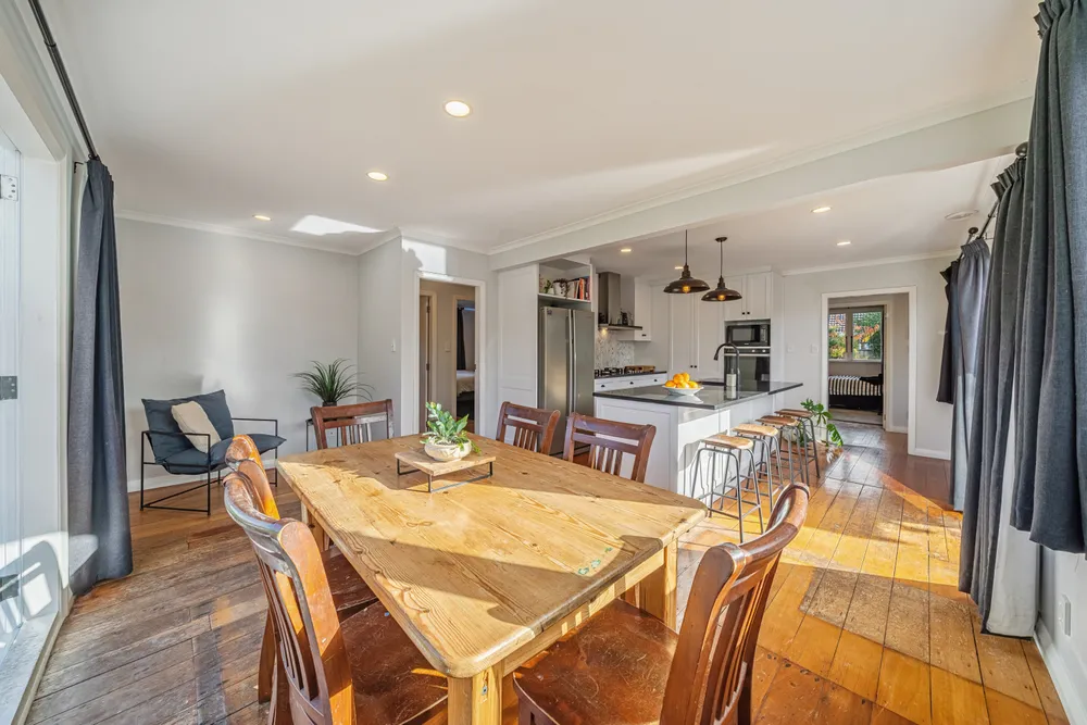 Photos of 33 Miro Street