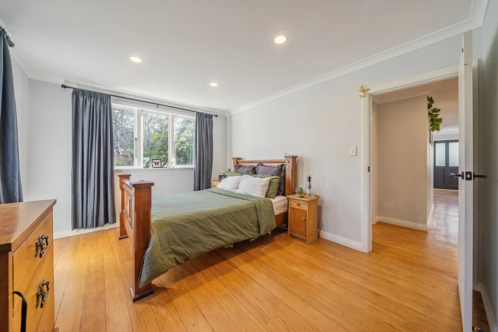 Photos of 33 Miro Street