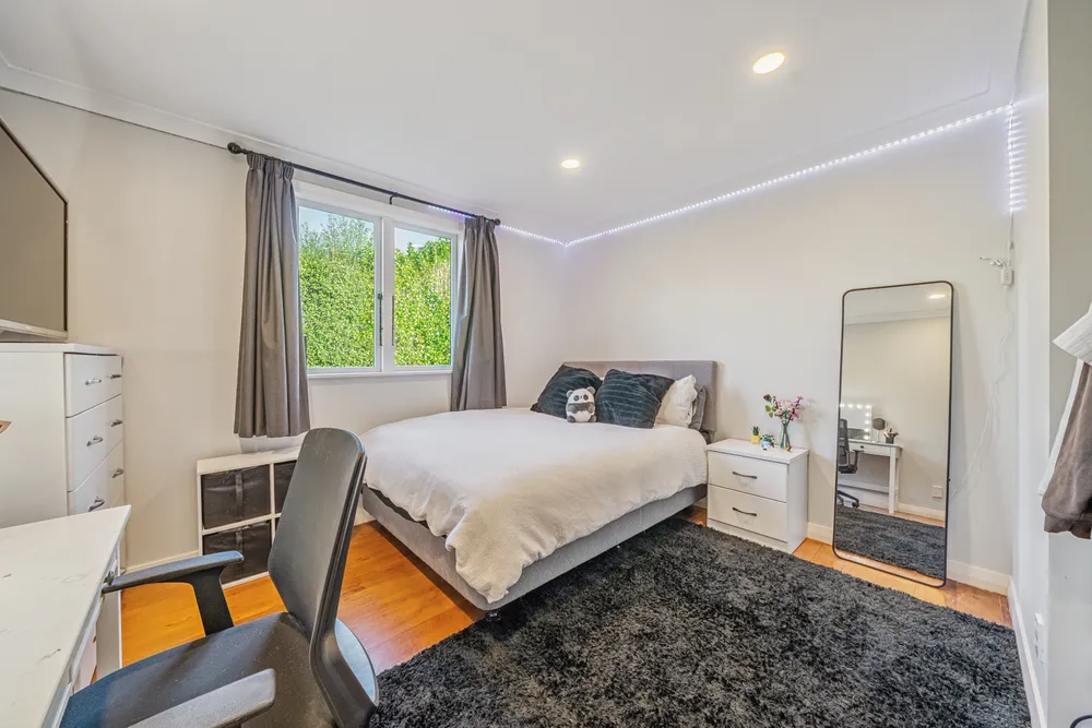 Photos of 33 Miro Street