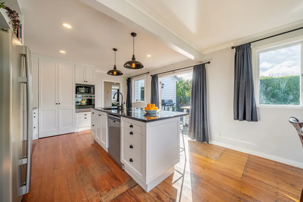 Photos of 33 Miro Street