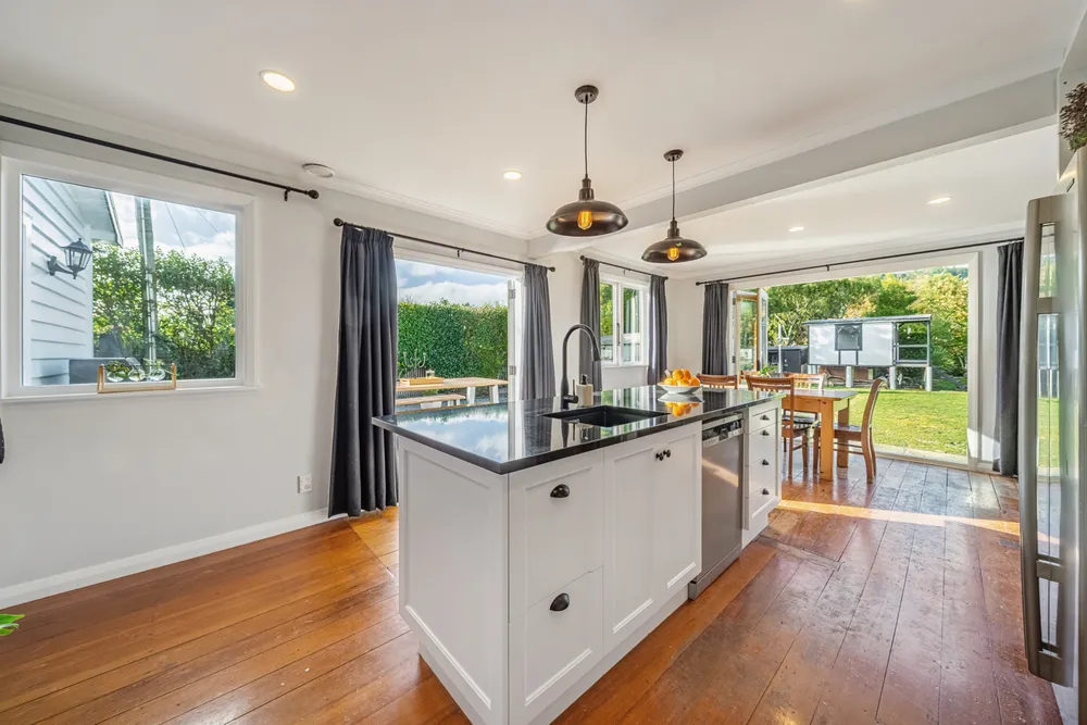 Photos of 33 Miro Street