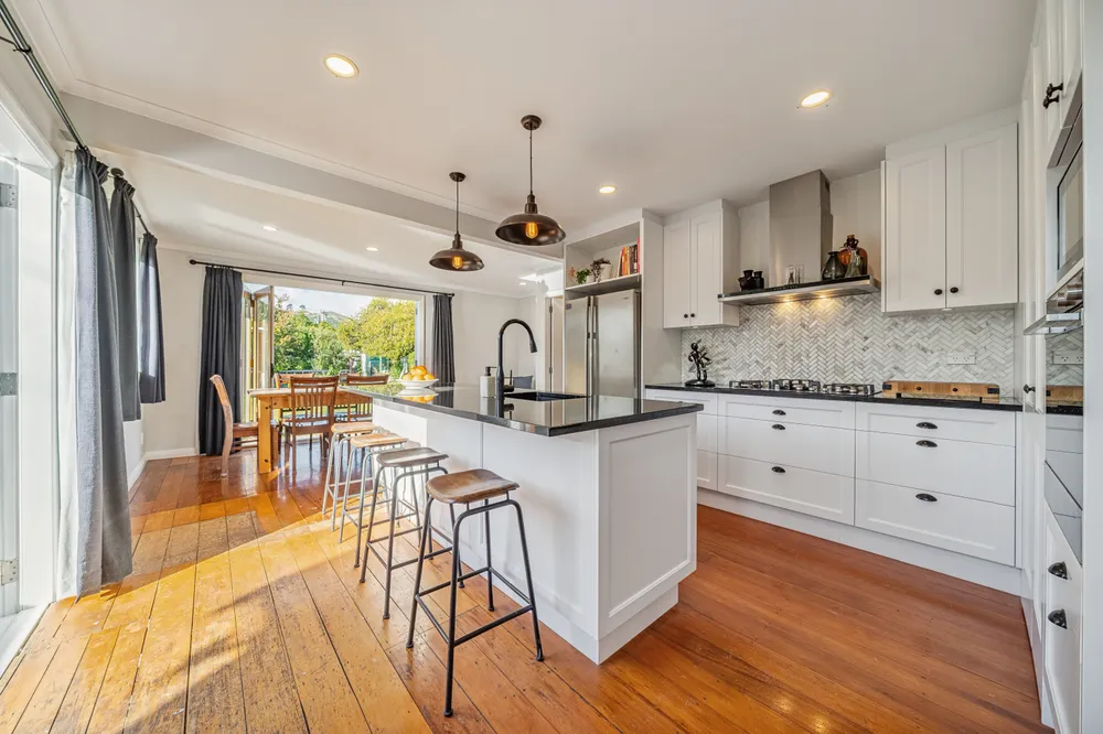 Photos of 33 Miro Street