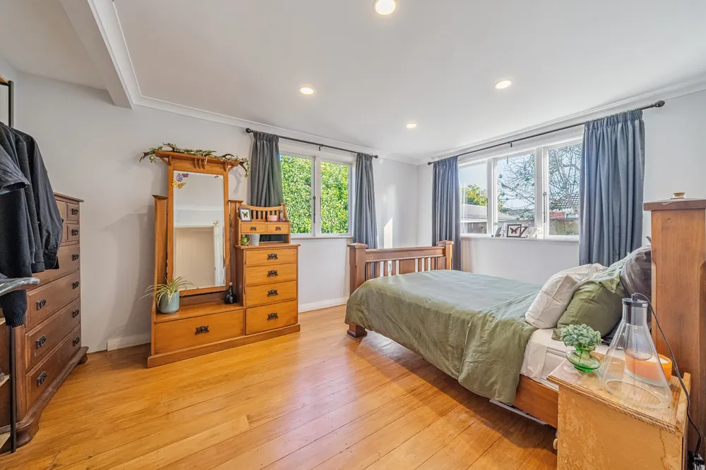 Photos of 33 Miro Street