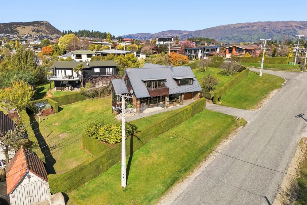 Photos of 111 Matai Road