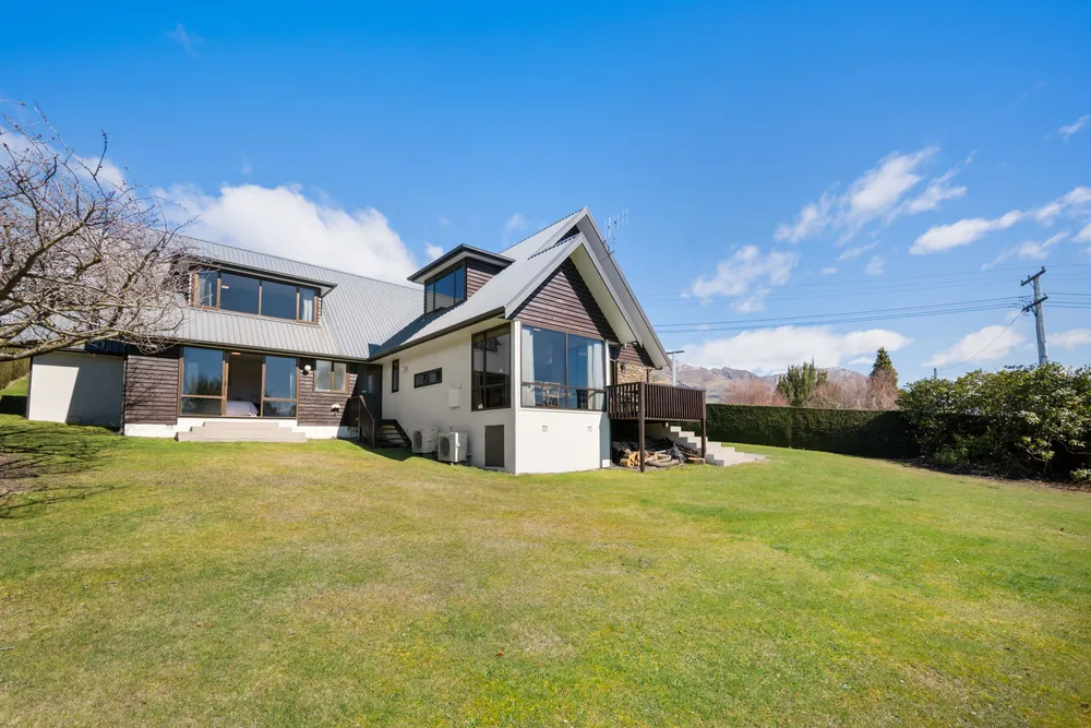 Photos of 111 Matai Road