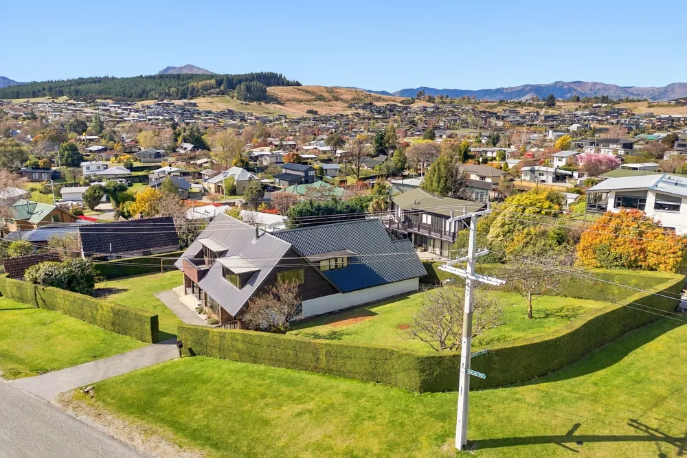 Photos of 111 Matai Road