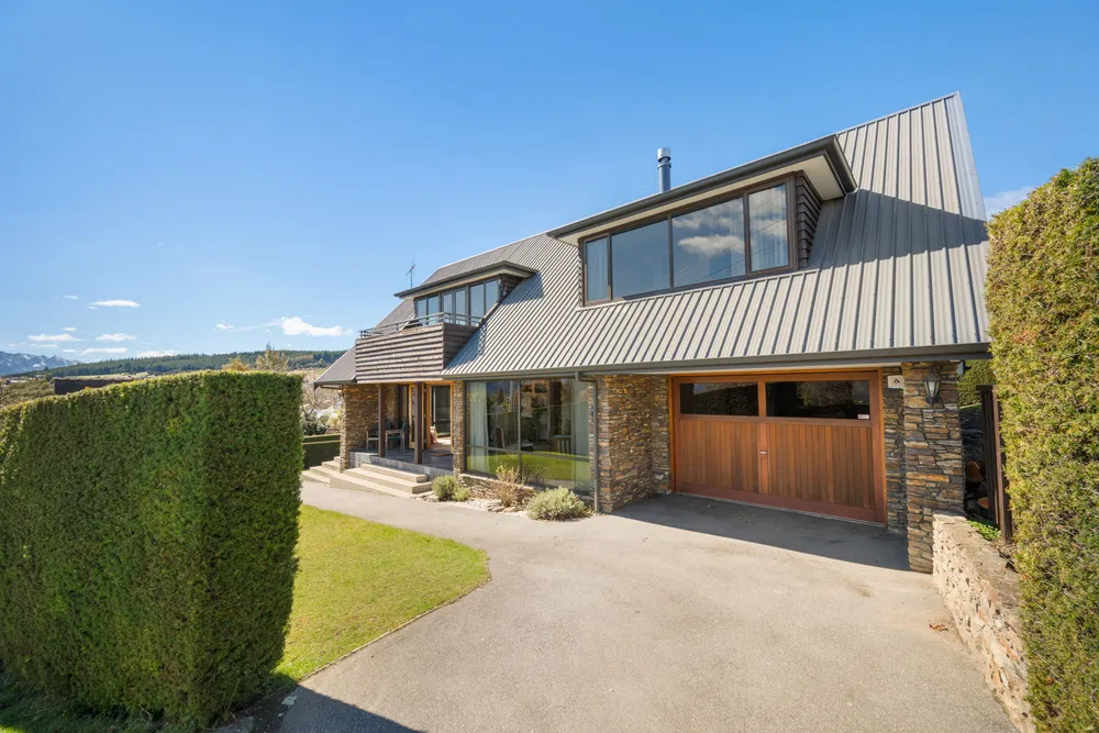 Photos of 111 Matai Road