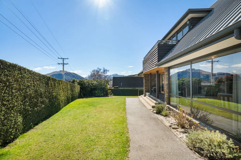 Photos of 111 Matai Road
