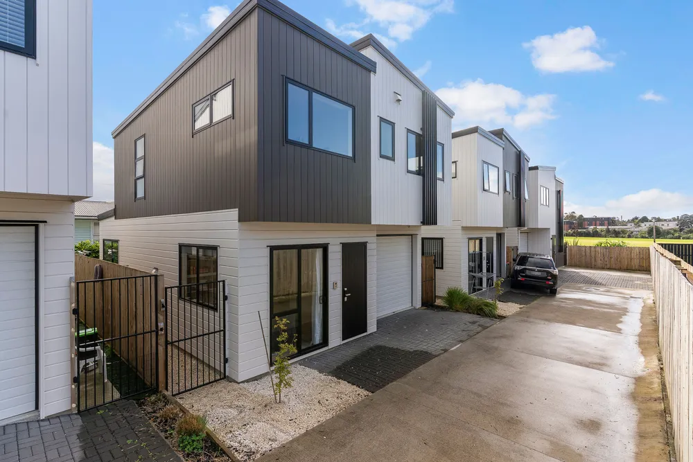 Photos of 104B Edgewater Drive