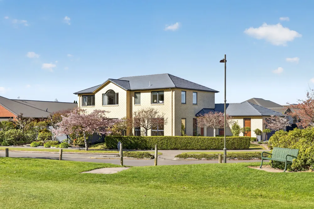 Photos of 49 Skyedale Drive
