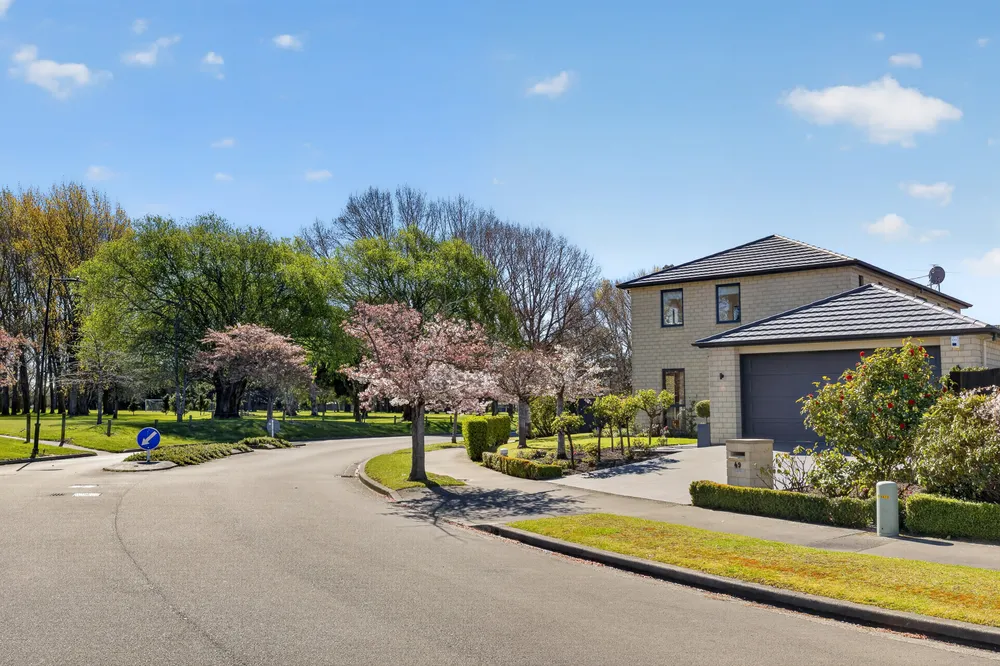 Photos of 49 Skyedale Drive