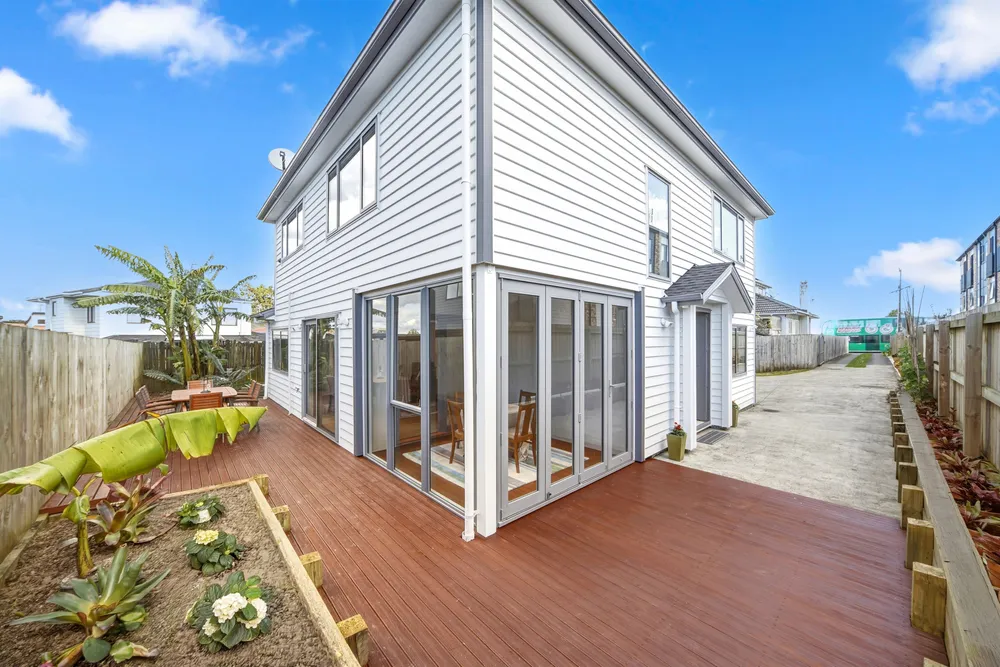 Photos of 496A Richardson Road