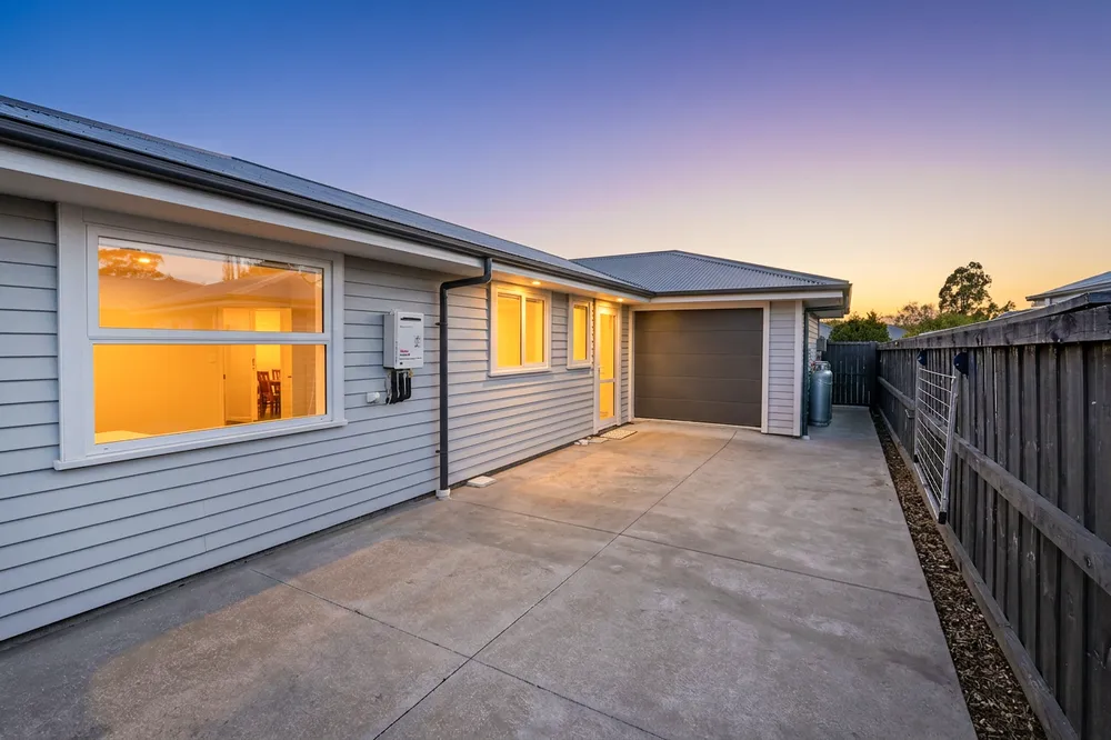 Photos of 4 Daphne Lane