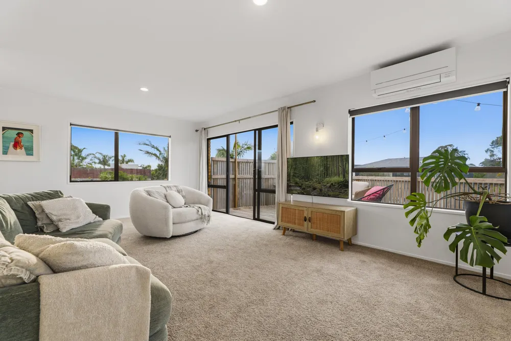 Photos of 42 Ascot Road